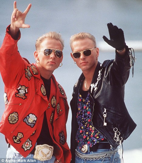 article-1249012-082D014B000005DC-464_468x536